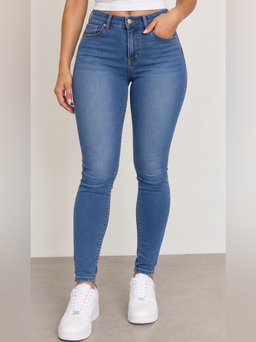 Fashion Nova Medium Wash Women's Skinny Jeans